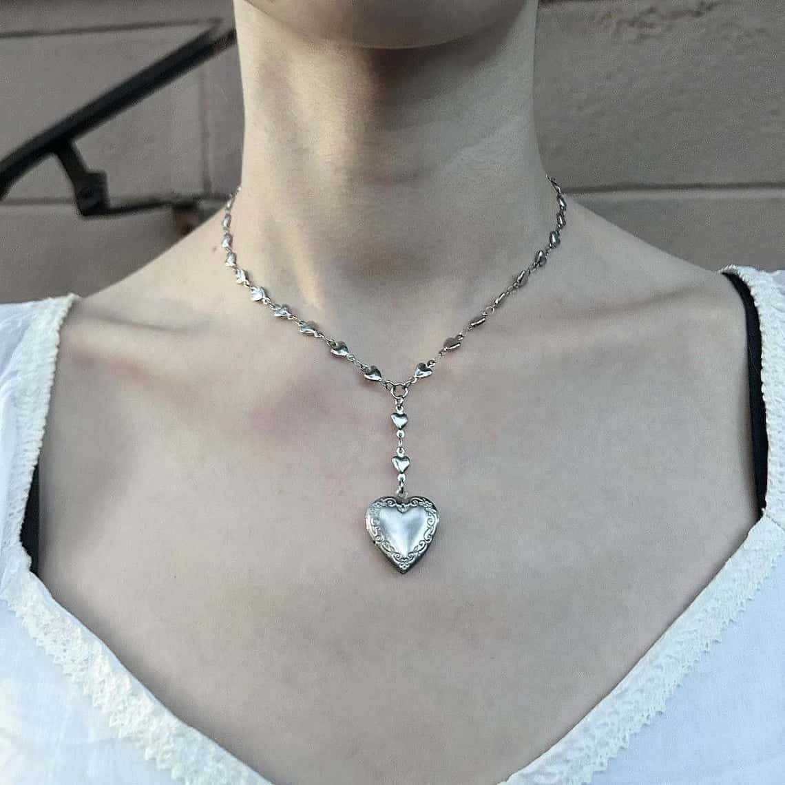 Heart Locket Necklace Photo - Naszyjnik z łańcuszkiem typu lariat z