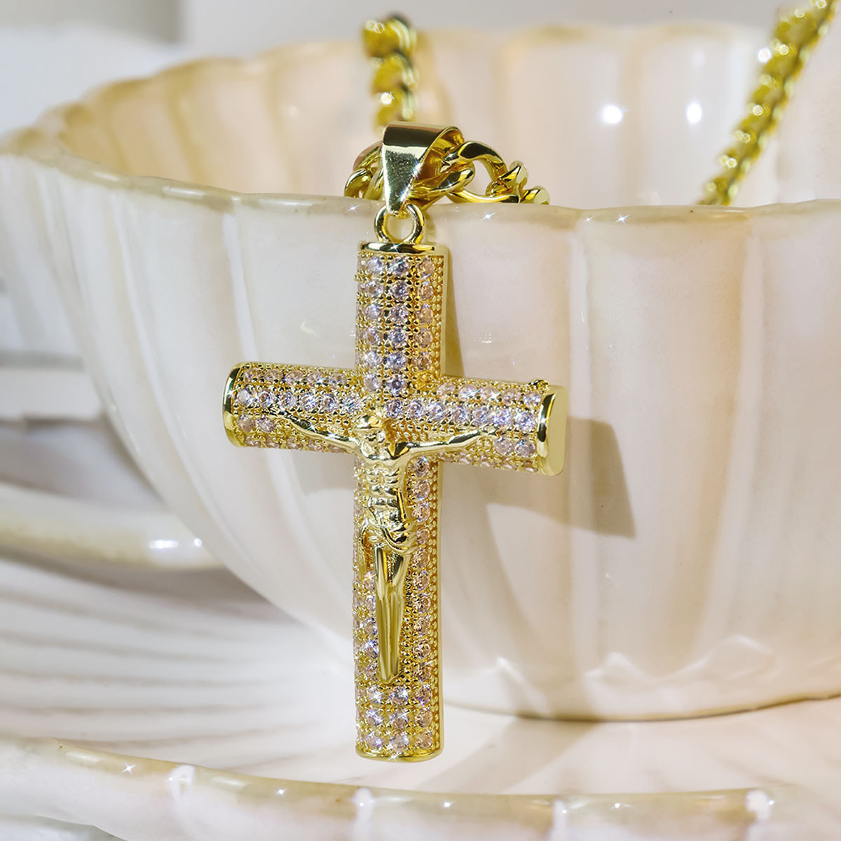 Złocony naszyjnik z krzyżem dl – Cross Pendant Necklace Gold recenzja i cena