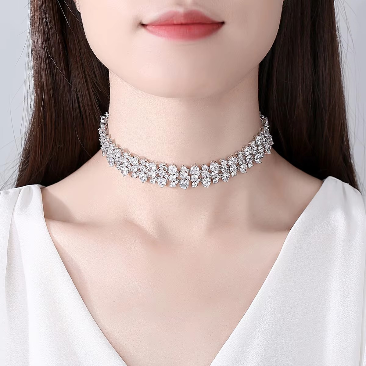 LUOTEEMI trzywarstwowy Choker  – Layered Pendant Necklace Aesthetic recenzja i cena